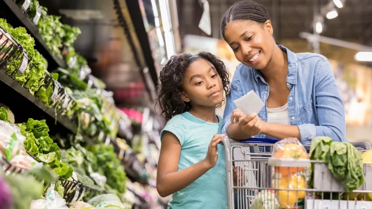 Healthy Grocery Shopping Tips for Busy Families and Working Professionals